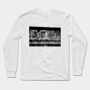 Mode on the wall Long Sleeve T-Shirt